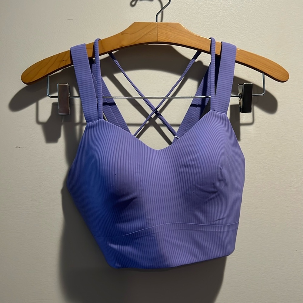 Lululemon like a cloud bra